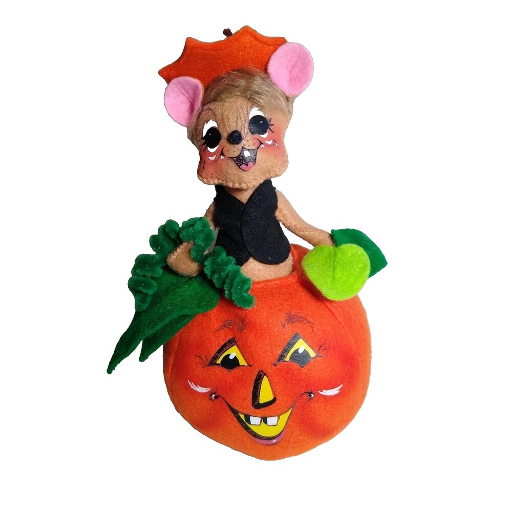 Annalee Halloween Dressed Mouse in Pumpkin Artist Doll Felt Plush Fall Festive